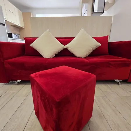 Large Family Cu Piscina Calda Sauna Jacuzzy