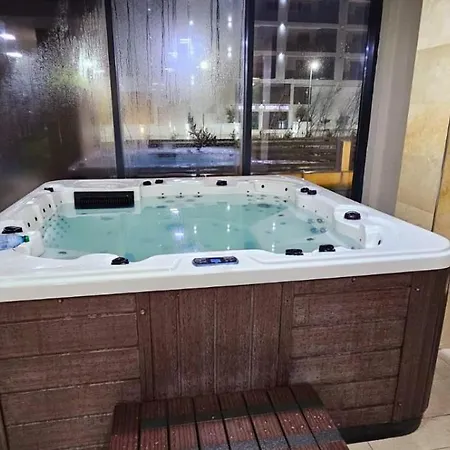 Appartement Large Family Cu Piscina Calda Sauna Jacuzzy Năvodari
