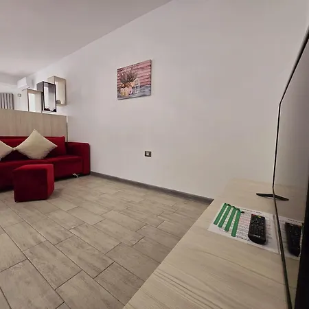 Large Family Cu Piscina Calda Sauna Jacuzzy *