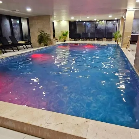 Appartement Large Family Cu Piscina Calda Sauna Jacuzzy *