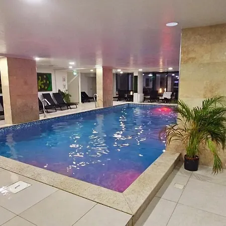 Large Family Cu Piscina Calda Sauna Jacuzzy Appartement Năvodari