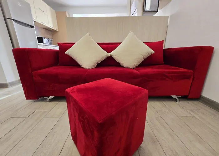 Large Family Cu Piscina Calda Sauna Jacuzzy