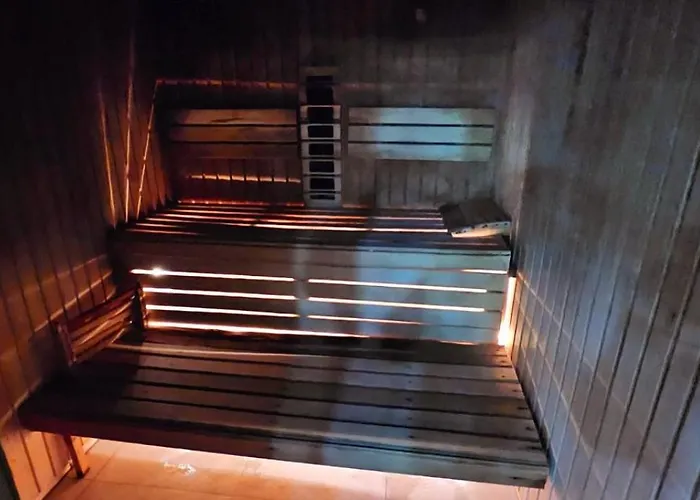 Daire Large Family Cu Piscina Calda Sauna Jacuzzy Navodari