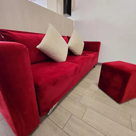 Large Family Cu Piscina Calda Sauna Jacuzzy