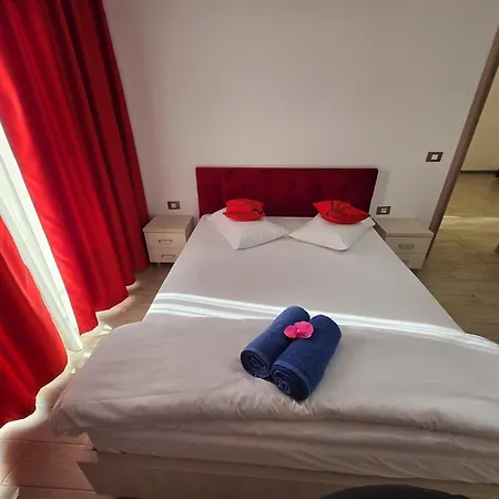 Apartmán Large Family Cu Piscina Calda Sauna Jacuzzy *