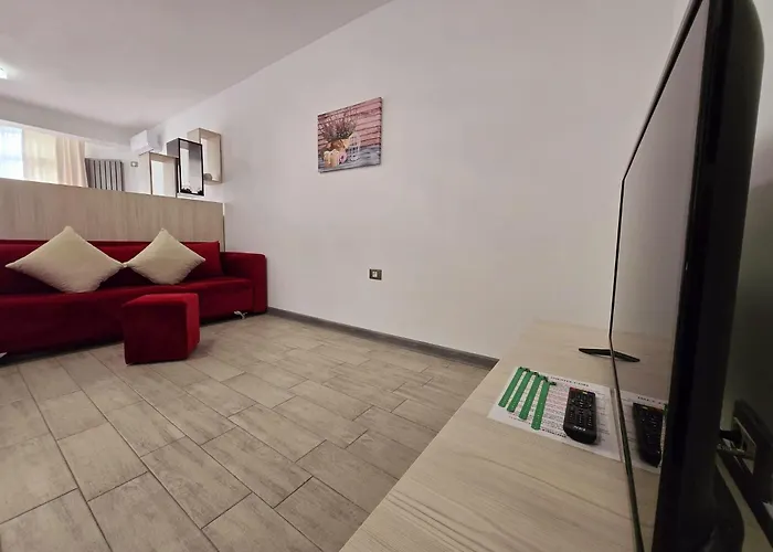 Large Family Cu Piscina Calda Sauna Jacuzzy *